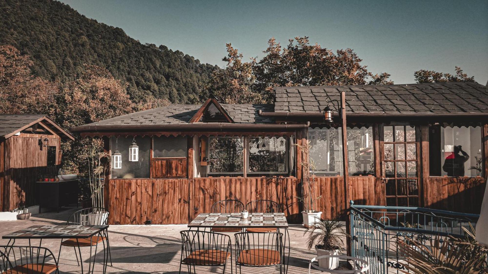 Parvatah Villa บีร์ ภายนอก รูปภาพ