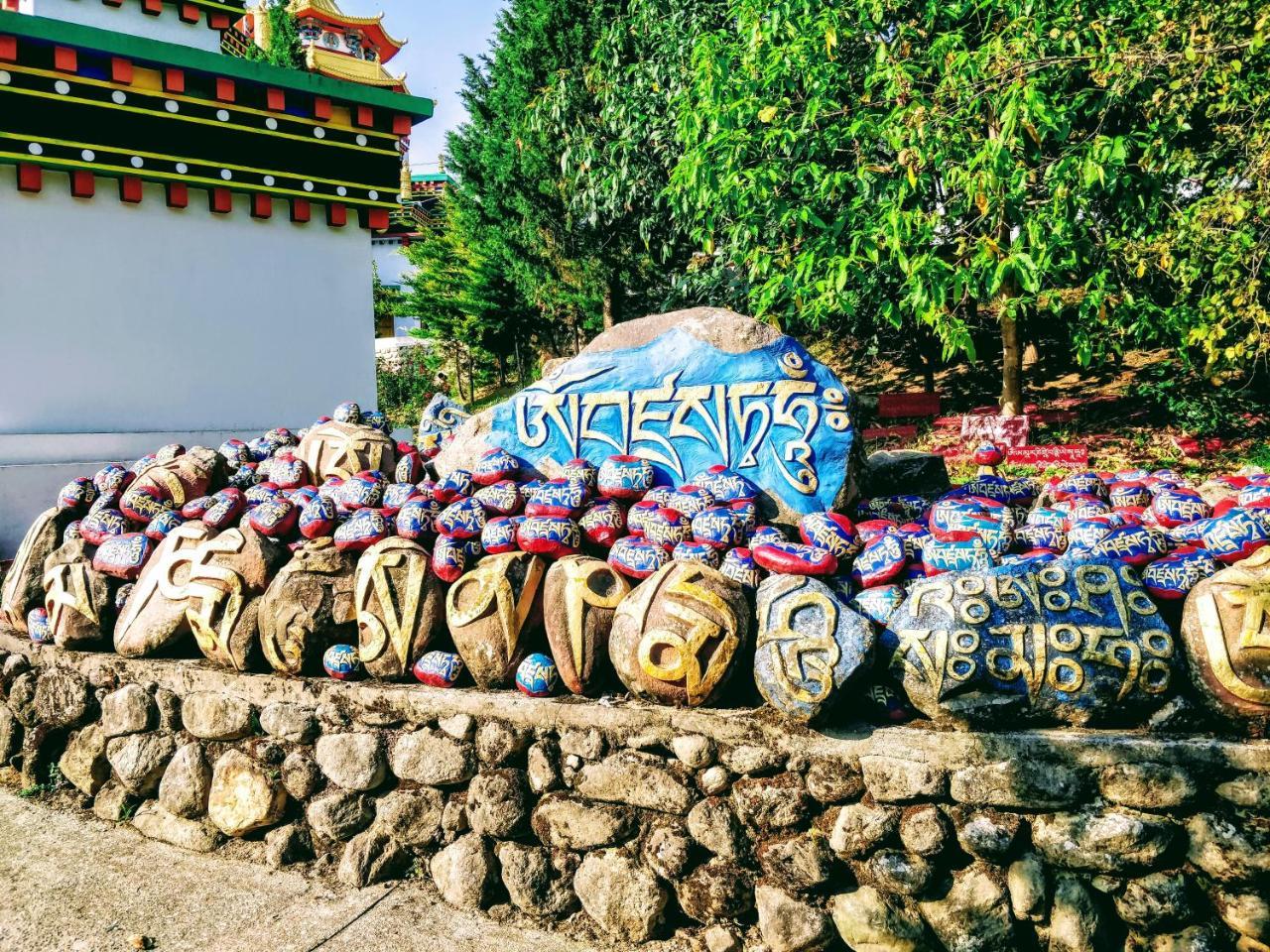 Parvatah Villa บีร์ ภายนอก รูปภาพ